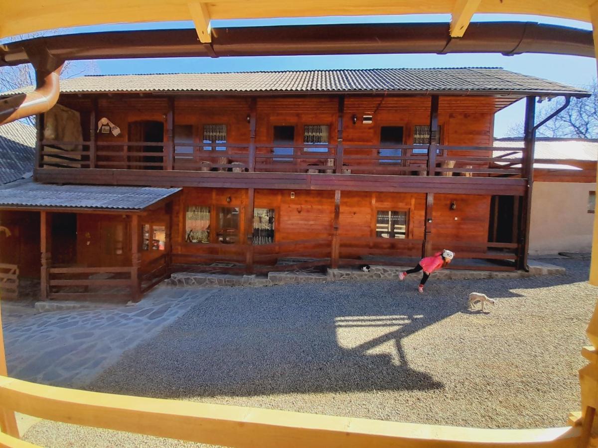 Casa De La Ferma Mariuca Farm stay *